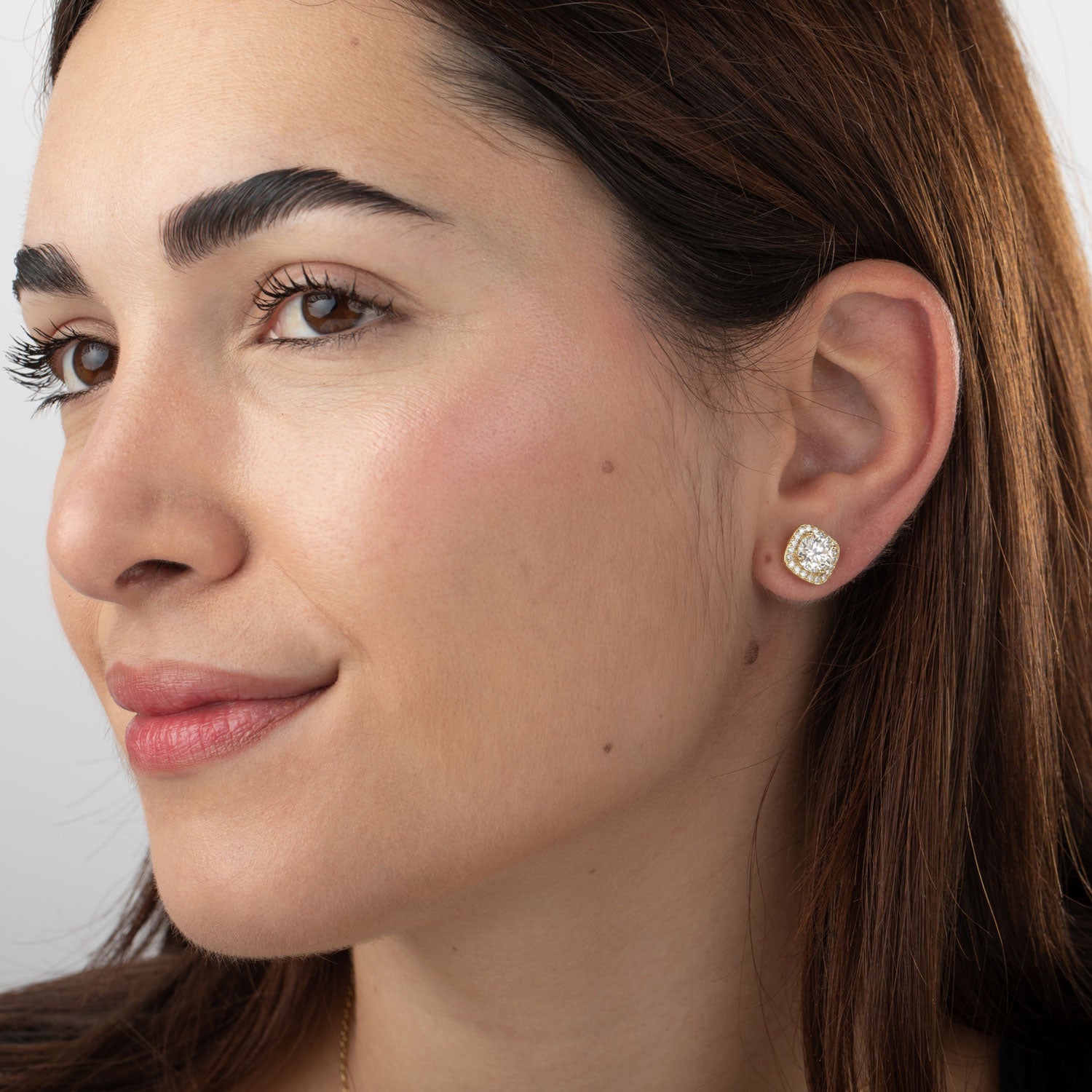 Pendientes con piedra Moissanita - Botón - 7 mm - Bañado en Oro y Plata Rodiada